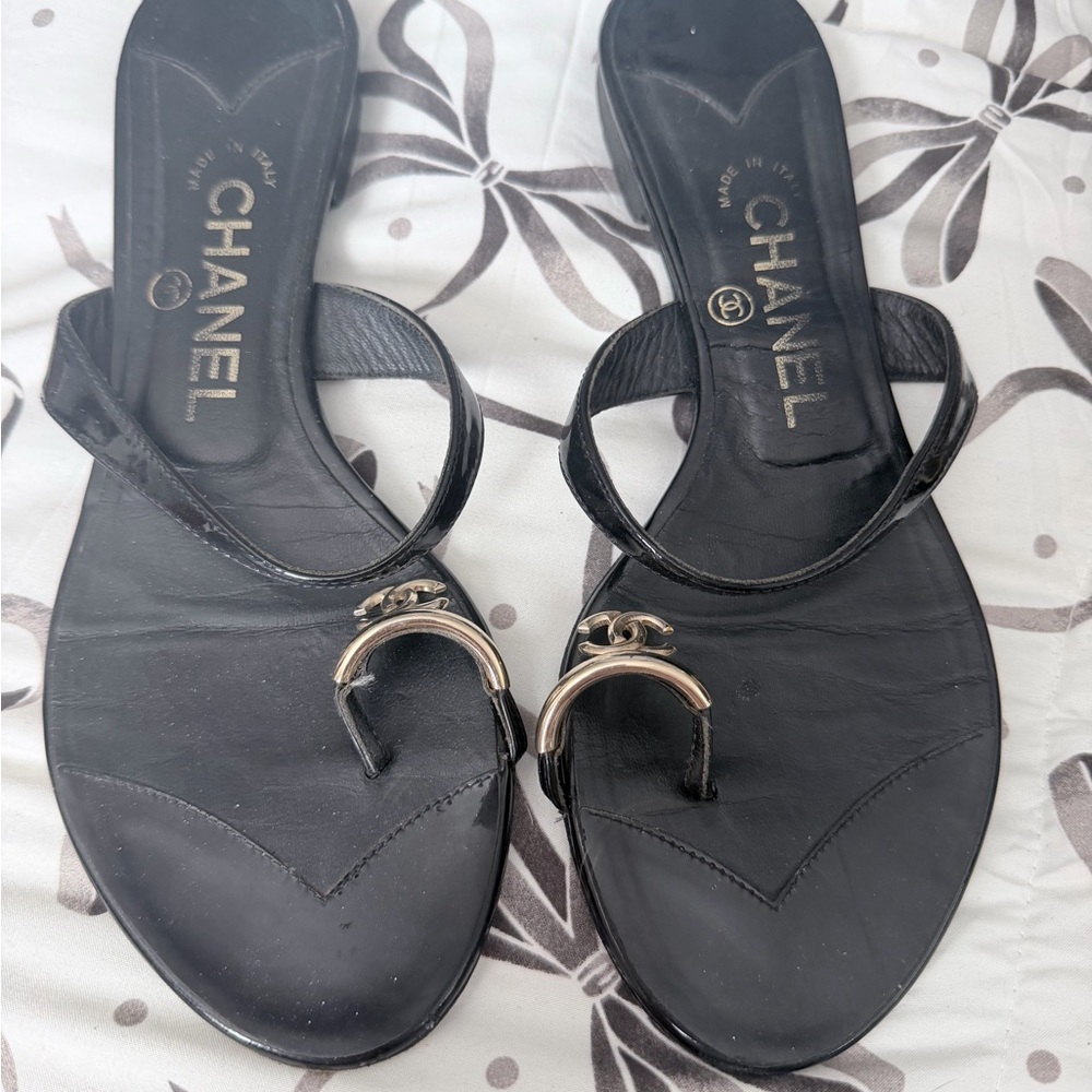 CHANEL Black Patent Leather Slide Sandals - Picture 7 of 12